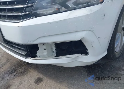 2018 Volkswagen Passat 2.0T Se z USA, uszkodzony, nr VIN 1VWBA7A39JC016895